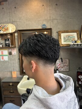 アールズ ヘア(R's hair) MEN’S HAIR/ブルーブラック/フェザーパーマ/ 印西/印西市