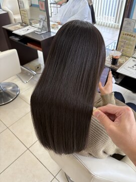 ウィーブリスタ(Weve Rista) 着物ヘア/ダークアッシュ/ミディアムレイヤーカット/富里