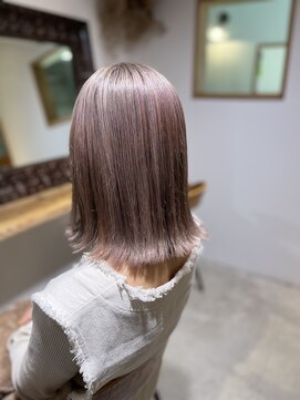 ワンダー(WONDER) 【小顔を叶える】インナーブラックで魅せる引き締めデザイン