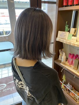 リー ヴィータ 上新庄(Lee Vita) 切りっぱなし×グレージュ×外ハネ×透明感