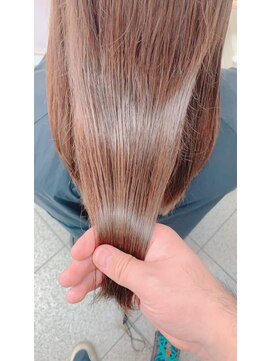 凪の旅先 凪プレミアム美髪ストレート【札幌駅 縮毛矯正】