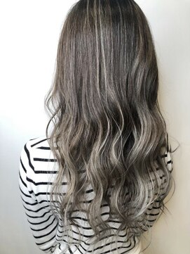 カリン 横浜店(carin) 【グラデーションカール】ブリーチオンカラー/ツートンカラー