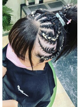 マドゥーズ ヘアショップ(Madoo's hair shop) キッズコーンロウブレイズ