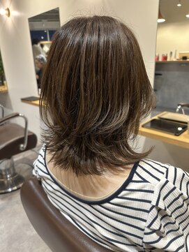 ミア 立川駅(MIA) 白髪ぼかしハイライトで透明感抜群カラー×大人レイヤーカット