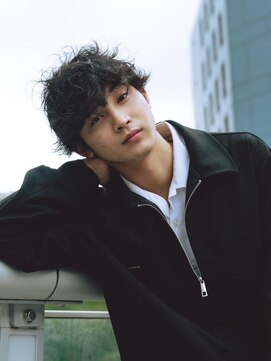 ラナ カスガイ(Lana KASUGAI) ダークアッシュ/ニュアンスパーマ/韓国マッシュ/スペインカール