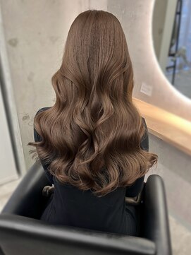 ティント 梅田(Tint) 【Yui】艶髪/モカブラウン(大阪梅田)