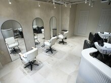 エラ(ere)の雰囲気(ベージュモルタルのお洒落な明るい空間。)