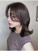 くびれミディアムレイヤーカット