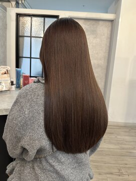 ヴィサージュバスク(VISAGE ba.s.k) しなやか艶髪に変わる、美髪矯正の秘密