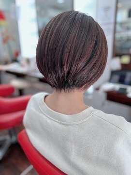 タイトなショートボブ