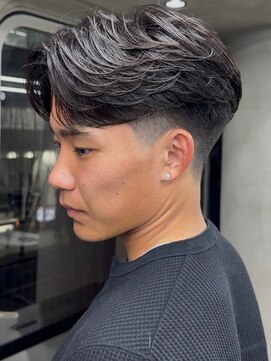 ニコ トウキョウ ロジック(nico TOKYO Logic) センターパートニュアンスパーマ曲がる縮毛矯正