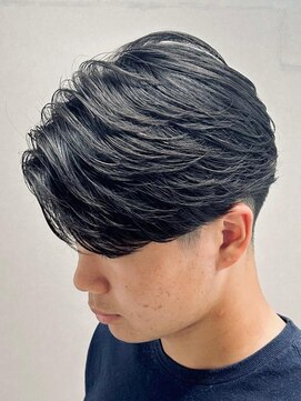 ジーニー 新百合ヶ丘(Genie) フェザーパーマサーフカール刈り上げセンターパート