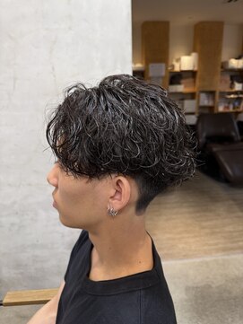 メンズクル(men's quru.) シャドウパーマメンズカットメンズパーマ刈り上げセンターパート