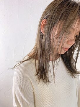 ヌード(nude) 【nude仲井】オリーブベージュ/ミディアムヘア