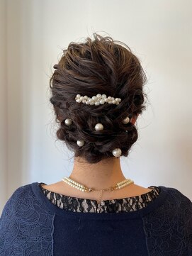 ロウブ(roubu.) 【roubu.】お呼ばれネープシニヨン