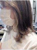 大人かわいいくびれミディーラベンダーインナーカラー