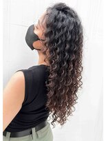 ラブ ロック Love' Lock スパイラルパーマ.パーマ.外国人風パーマ.ロングヘアのパーマ