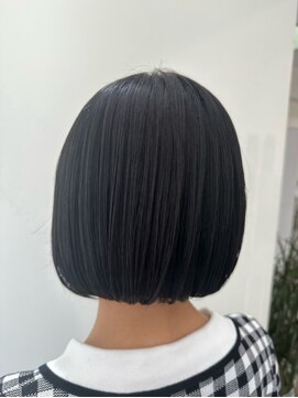 ラベスト バイ セロ 池袋メトロポリタン前(LOVEST by CERO) ブルーブラックぷっつんミニボブ☆