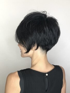 グレープバイン 港南台(GRAPEVINES) 大人かわいい前下がり丸みショート