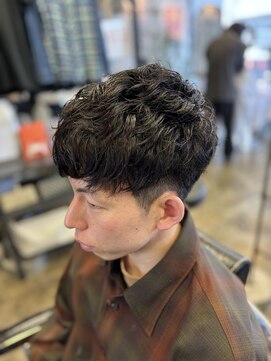 オーパスクリエ (OPUS CREER) くせ毛を活かしたパーマ風スタイル