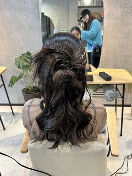 ヘイリー(HAILEY) 20代30代40代結婚式参列ヘア【ハーフアップ×カチモリ】