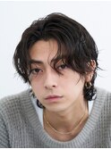 センターパートスパイラルパーマツーブロック刈り上げメンズヘア