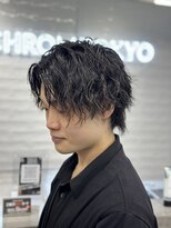 クロムトウキョウ ザ バーバー ネオン 新宿店(CHROM TOKYO the Barber ne/on)&nbsp;センターパート/ツイストスパイラルパーマ