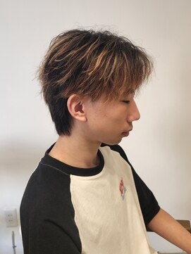 ニアウ 伊勢崎連取店(Niau) センターパートウルフ縦落ちツイストパーマ