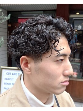 ツーブロック×ルーズパーマ×大人フェード