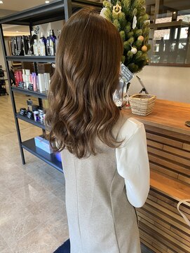 カット＋艶カラー＋トリートメント