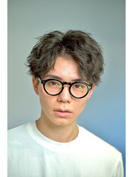 ネイビー(NAVY) 柔らかさと知性を両立するラフウェーブマッシュ