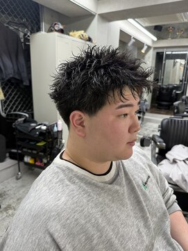 クロム トウキョウ ザ バーバーアルト 神保町店(CHROM TOKYO the Barber ALT) スパイキーショート×無造作パーマ