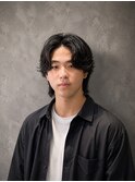 センターパートウルフ＆フェザーパーマ＆毛流れ＆黒髪