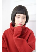 ベビーバングで目元を印象つけて