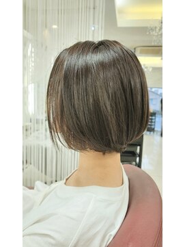 クオリス 赤塚店(QUALIS) 20代30代40代大人かわいい 小顔 重ため ミニボブ ショートボブ♪