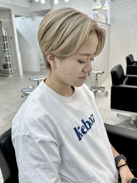 ユイマァルスロウ 倉敷(YUIMARLSLOW) 【センターパートウルフ】ホワイトベージュ