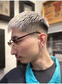 シルバー系×スキンフェード