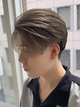 オーシャントーキョー 渋谷神南(OCEAN TOKYO) バレイヤージュセンターパート刈り上げマッシュ