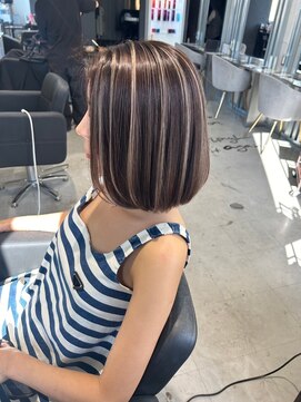 キング 梅田(K!ng) 縮毛矯正髪質改善ハイライトレイヤーカット梅田美容室エクステ