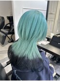 ○ミントカラーのロングウルフクラゲウルフレイヤーカット表参道