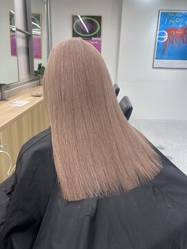 ペレ 渋谷(PELE) イメチェン/ホワイトブロンド/外ハネボブ/美髪/渋谷