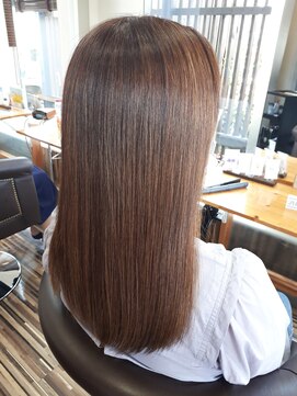 サムソンアンドデリラジェイエル(SAMSON&DELILA JL) ストレートで間違いなし。ツヤ髪の王道