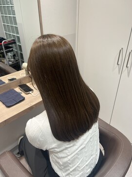 サロウィン 大宮Crest店(SALOWIN) ぷっつんロング　顔まわりカット