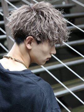 ルーシー 渋谷(LUCEY) ツイストスパイラルパーマ波巻きパーマシャドウパーマメンズ