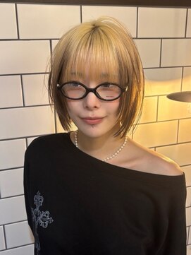 ベレーザ 渋谷(BELEZA) 17218全頭ブリーチミニマルボブレイヤーショートルーツカラー