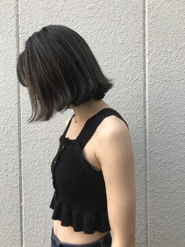 リヴィーダ(LIVIDA) アンニュイ×ボブショート×アッシュオリーブ 30代40代50代
