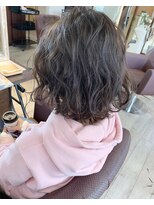 ヘアー アトリエ アンジー(Hair Atelier Angee)&nbsp;暗めな透け感のグレーアッシュ