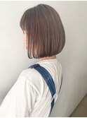 自然な内巻きボブ/アッシュベージュ