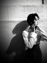 ロッサ(ROSSA)&nbsp;マッシュショート/大人かわいいヘア/サイドパート