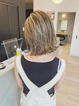 チェレ オレ 新金岡店(Chere ore) 10代20代ハイライトボブ×イルミナカラー×外はねレイヤー